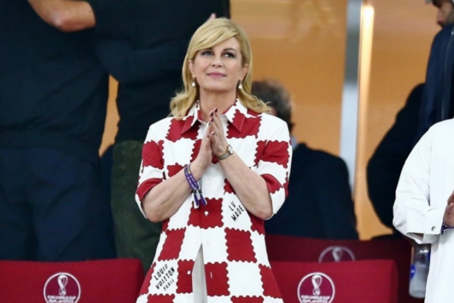 KOLINDA PONOVO PRIVUKLA PAŽNJU: Svi gledaju luksuznu košulju u kojoj je čestitala Maroku (FOTO)