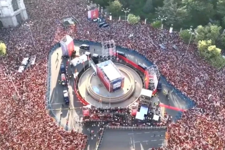VELIČANSTVEN DOČEK ZA 'CRVENU FURIJU': Više od milion navijača se okupilo u centru Madrida (VIDEO)