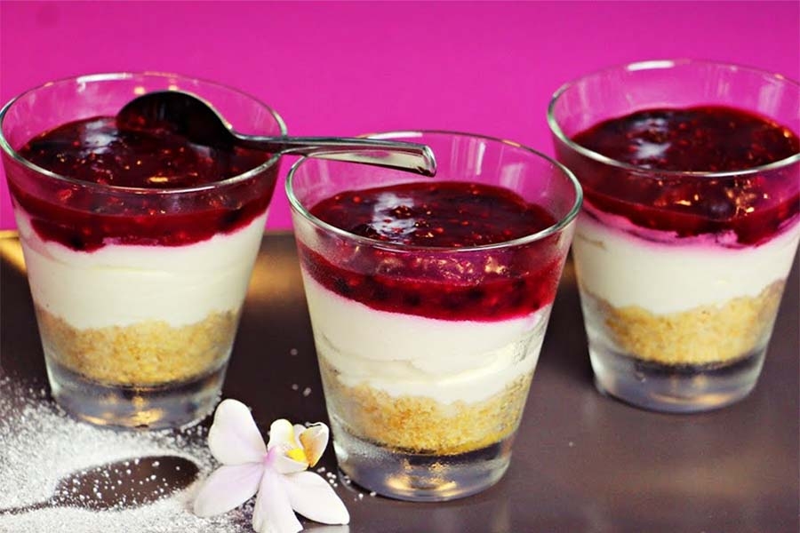 KULINARSKI LJETNI HIT: Brzi ljetni cheesecake u čaši savršen je izbor - priprema se za samo 15 minuta...