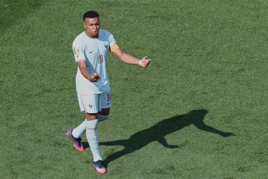 LEGENDA MANCHESTER UNITEDA O MBAPPEOVOM PENALU: 'Ovo nije pošteno...'