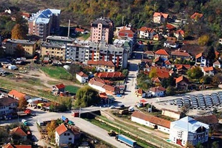 HIT NA INTERNETU: U gradu na jugu Srbije podigli spomenik Miloradu Dodiku....