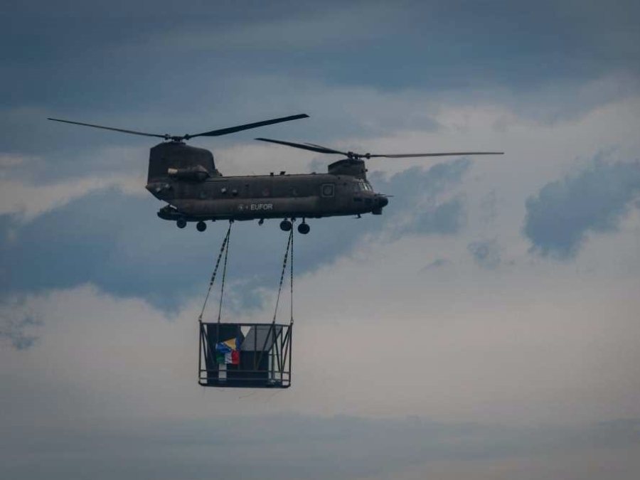 SPEKTAKULARNA MISIJA: EUFOR helikopterom prevozi planinarski bivak na Prenj (FOTO)
