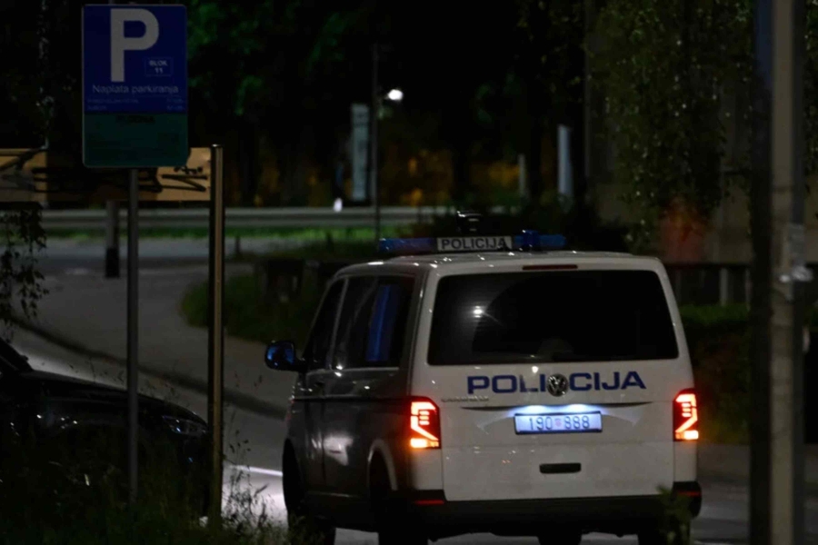 STRAVIČNE SCENE U SUSJEDSTVU: Pijani tinejdžer udarao policajca u glavu i izbio mu zub, nastala je opća makljaža...