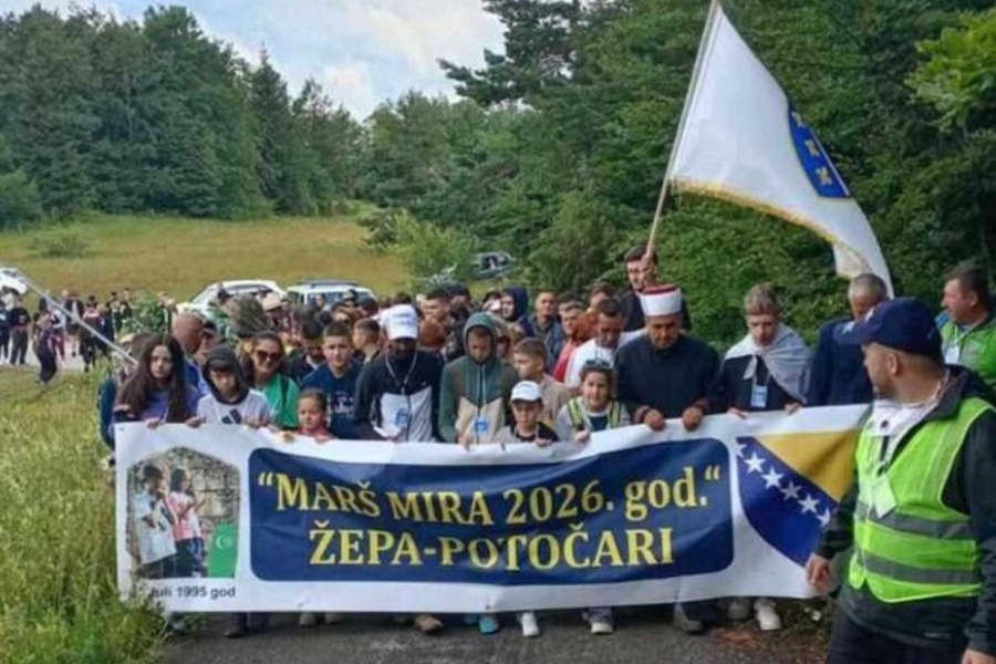 PUT DUG SKORO 60 KILOMETARA: Oko 250 učesnika Marša mira krenulo iz Žepe ka Potočarima