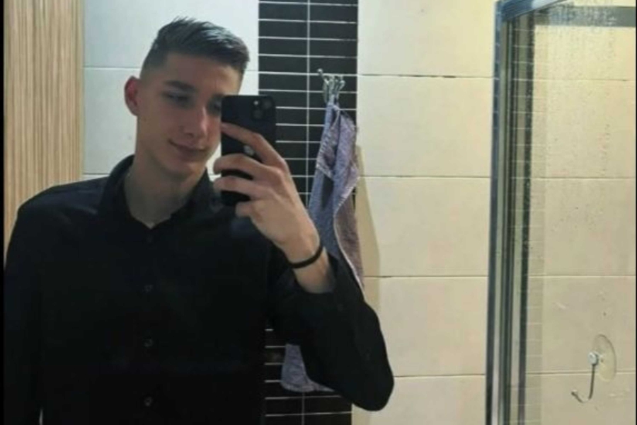 STRADAO NA PROSLAVI VELIKE POBJEDE REPREZENTACIJE: Poznat identitet mladića koji je preminuo nakon pada s krova automobila