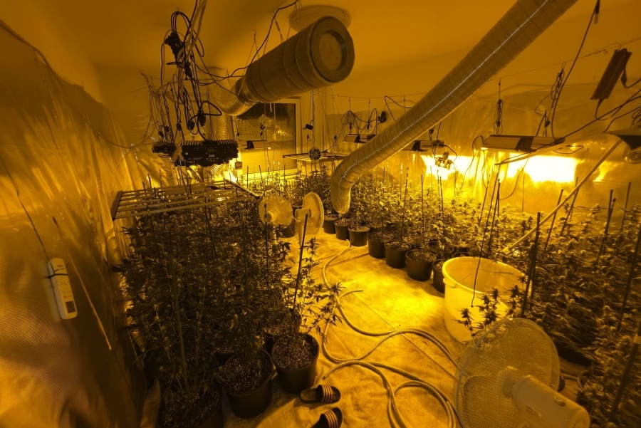 AKCIJA 'SENSEI' U SARAJEVU: Policija u stanu pronašla improvizovane laboratorije za drogu, uhapšena jedna osoba (FOTO)