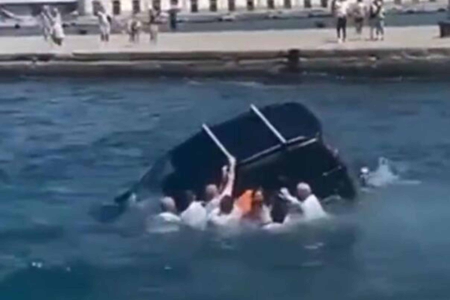 JEZIV SLUČAJ U HRVATSKOJ: Automobil završio u Jadranu, uslijedilo dramatično spašavanje... (VIDEO)