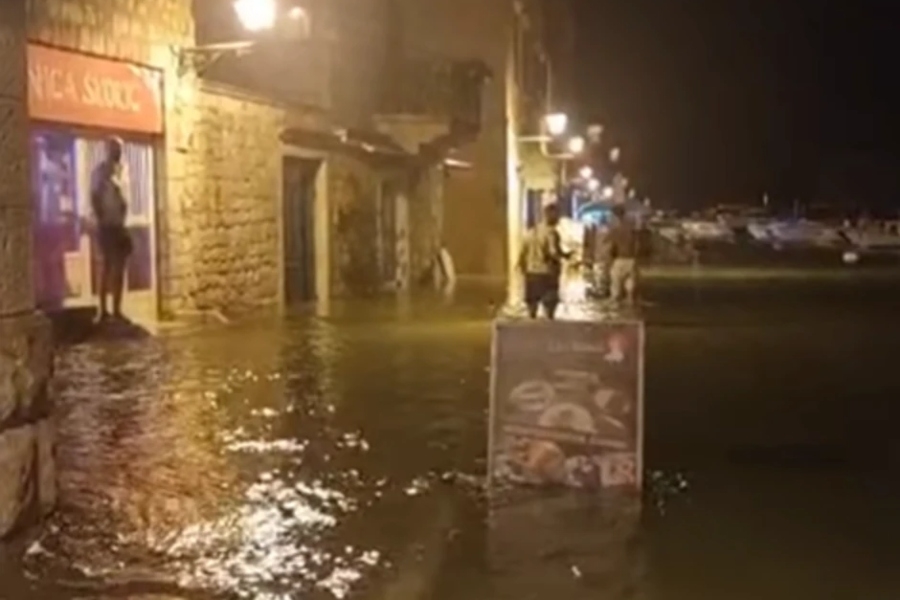 LJUDI U PANICI BJEŽALI GLAVOM BEZ OBZIRA: Nesvakidašnji vremenski fenomen pogodio susjednu zemlju - Meteorolog objasnio o čemu se radi