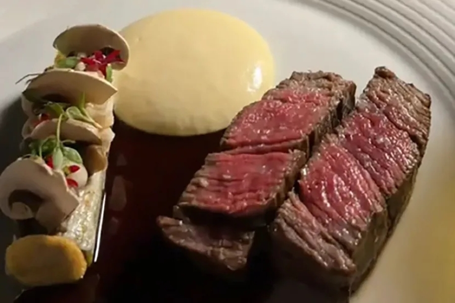 VIDEO 'NAJSKUPLJEG DUBROVAČKOG RESTORANA' HIT NA INTERNETU: 'Gledaj bifteka...' - Gost uzalud hvalio uslugu (VIDEO)