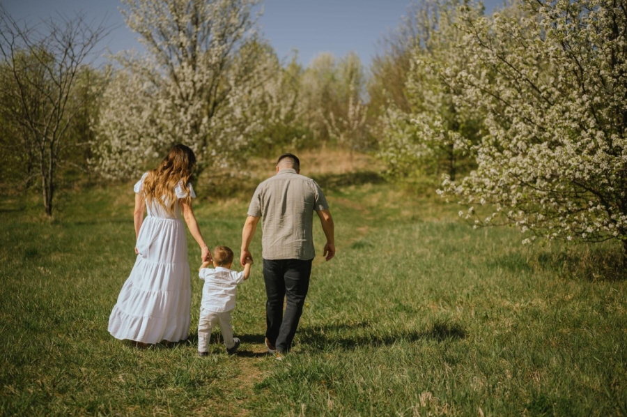 POSVOJILI SU BEBU, ODMAH IM JE OSVOJILA SRCA: Godinama kasnije saznali su strašnu istinu