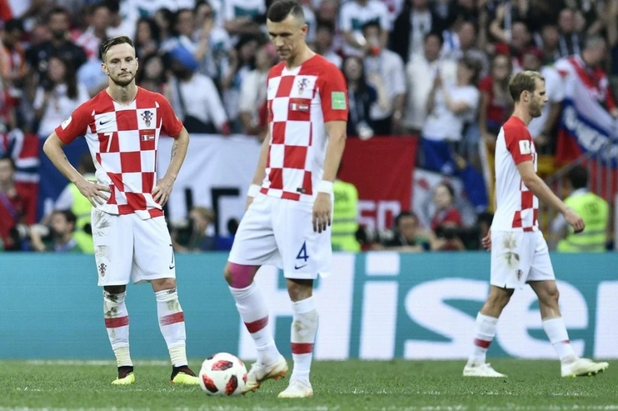 KRAJ NAJUSPJEŠNJIJE ERE HRVATSKOG NOGOMETA: Evo kako su se od Dalića oprostili Perišić i Rakitić (FOTO)
