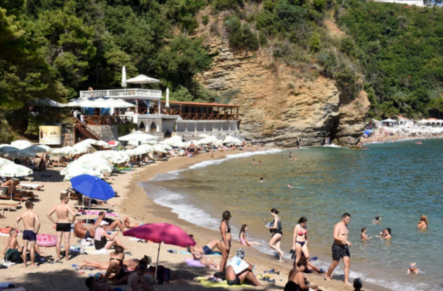 IZBJEGNITE NEUGODNO IZNENAĐENJE: Na ovih 15 plaža u Hrvatskoj i dalje vam mogu NAPLATITI ulaz i OGRADITI pristup