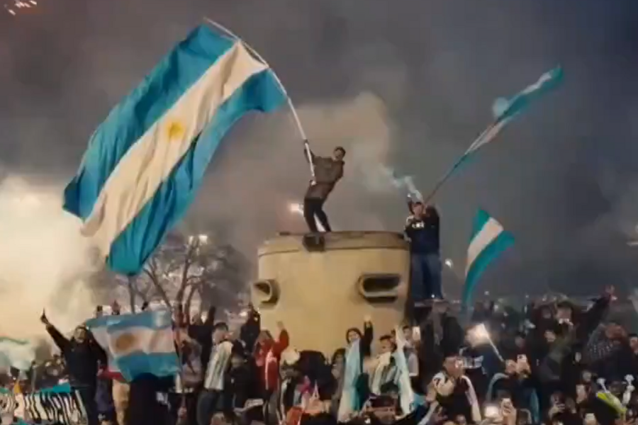 NEVJEROVATNE SCENE U BUENOS AIRESU: Stotine hiljada Argentinaca blokirale grad i dočekale viceprvake svijeta (VIDEO)