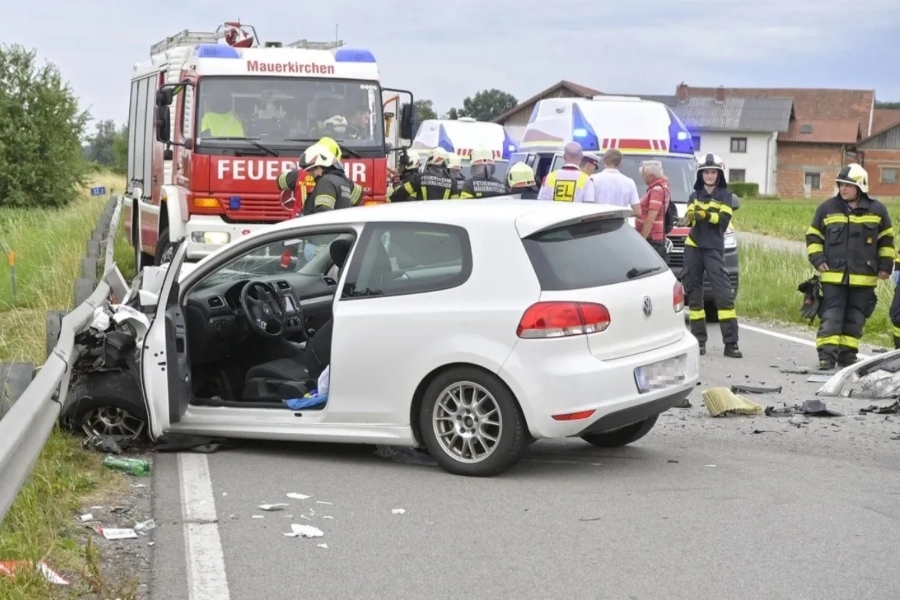 TEŠKA NESREĆA U AUSTRIJI: Djevojka iz BiH ostala zaglavljena u automobilu, spašavali je vatrogasci