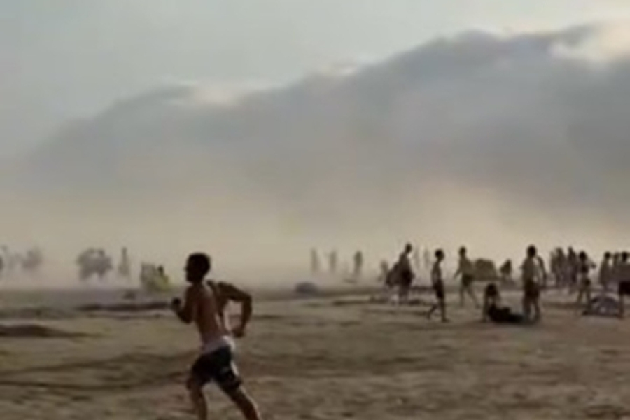 U SAMO DVIJE MINUTE NEBO SE ZAMRAČILO, TURISTI BJEŽALI U PANICI: Enbata izazvala haos na plaži