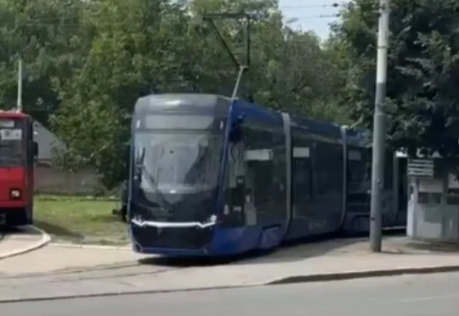 NOVA DRAMA U BEOGRADU: Opet iskočio tramvaj iz šina (VIDEO)