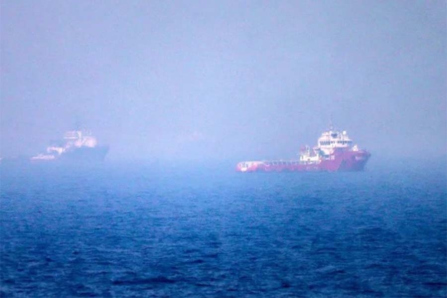 DRAMATIČNO U HORMUŠKOM TJESNACU: Mornarica IRGC-a napala dva supertankera, optužuju Amerikance...
