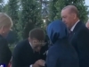 NEĆE MOĆI: Macron pokušao poljubiti ruku truske prve dame Emine Erdoğan, ali bezuspješno (VIDEO)