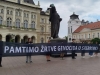 'OSJEĆAMO MORALNU OBAVEZU DA BUDEMO OVDJE': U Novom Sadu odana počast žrtvama, grad osvanuo s plakatima zločinca Ratka Mladića (FOTO, VIDEO)