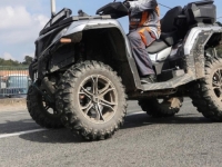 TEŠKA SAOBRAĆAJNA NESREĆA: Muškarac poginuo na quadu, drugi povrijeđen
