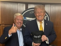KORISNICI DRUŠTVENIH MREŽA ZGROŽENI: Donald Trump se oprostio od Lindseya Grahama, ali je opet uspio sebe staviti u prvi plan