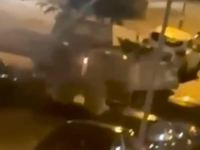 NEVJEROVATNE SCENE U VOJNOJ BAZI: Vojnici se napili i sjeli u tenk - iza njih su ostali samo 'zgužvani' automobili... (VIDEO)
