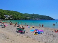 UŽAS NA JADRANU: Kupači na poznatoj plaži uhvatili monstruma dok je snimao nagu djecu