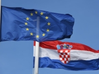 EUROBAROMETAR: Raste broj Hrvata koji drže da ih EU štiti od...