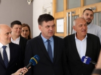 VELIKA GUŽVA ISPRED CIK-a: Ilija Cvitanović predao kandidatske liste