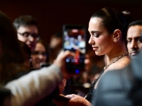 DUA LIPA STALA UZ 'REVOLUCIJU FLAMINGOSA': Pobuna protiv luksuznog kompleksa Jareda Kushnera trese Albaniju