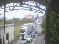 DOBRO JE ZNATI: Kilometarske kolone na tri granična prijelaza u BiH...