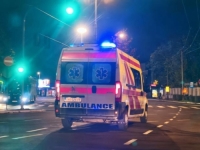 AUTOM UDARIO ŽENU I OTKINUO JOJ NOGE: Naletio na nju dok je šetala s DJETETOM, ljekari se bore za njen život