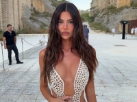 AUSTRALSKA INFLUENSERICA U TOTALNOM PROZIRNOM IZDANJU: Haljina od bisera otkrila i tragove bikinija (FOTO)