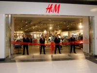 H&M ZATVARA VIŠE OD 100 TRGOVINA: Otkrivena i pozadina drastične odluke