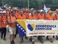 NEPREGLEDNA KOLONA: Hiljade ljudi krenulo iz Nezuka na 'Marš mira' ka Srebrenici, planirano je da stignu...