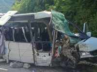 'PRELETJELA SAM PREKO SJEDIŠTA, GLAVA MI JE VISILA KROZ PROZOR': Potresna ispovest djevojčice poslije nesreće - 'Vozač je 'sjekao' krivine, a onda mu je pala glava' (FOTO)