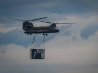 SPEKTAKULARNA MISIJA: EUFOR helikopterom prevozi planinarski bivak na Prenj (FOTO)