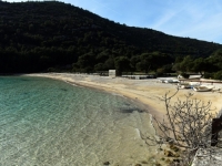 NA SNAZI PRIVREMENA ZABRANA: Zbog fekalnog onečišćenja mora ne preporučuje se kupanje na plaži u ovom mjestu