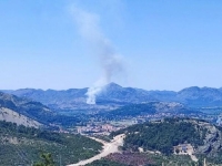 SVE JEDINICE NA TERENU: Izbio požar u Trebinju, vatrogasci se bore s vatrenom stihijom na nepristupačnom terenu