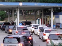 UDAR NA DŽEP: Vozačima se preporučuje da ako mogu odmah odu na benzinske pumpe