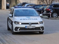 BRUTALAN NAPAD U TUZLI: Isjekao komšinicu, hitno prevezena u bolnicu