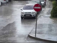 NEVJEROVATNI PRIZORI IZ SREDNJE BOSNE: Dok se većina BiH 'prži' na suncu, Travnik zahvatio jak pljusak... (VIDEO)