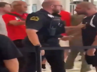 'NEMOJTE ME GURATI, J**TE SE': Selektor Egipta krenuo na američku policiju zbog dječaka, pogledajte nezapamćeni haos u Dallasu