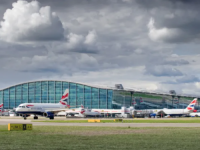 DRAMA IZNAD LONDONA: Neviđen haos na nebu, devet putničkih aviona emitovalo signal za uzbunu