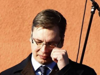 VUČIĆ SE GOTOVO RASPLAKAO: 'Kažu da imam vilu u Berlinu, pa gdje mi je? Nemam ni garsonjeru...'