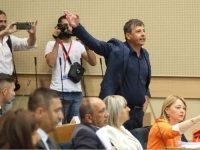 NEZAPAMĆEN SKANDAL U NARODNOJ SKUPŠTINI REPUBLIKE SRPSKE: Vukanović otkrio identitet nasilnika koji ga je napao s leđa...