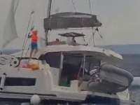 DRAMA NA OTVORENOM MORU: Isplovili iz Trogira, pa uslijedio užas - skiper pao u podivljalo more i nestao pred očima prijatelja (VIDEO)