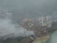 APOKALIPTIČNE SCENE IZ KINE: Ogroman odron zatrpao zgrade, ljudi ostali pod ruševinama (VIDEO)
