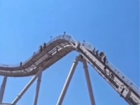 DRAMA U POZNATOM ZABAVNOM PARKU: Roller coaster stao usred vožnje, putnici visili iznad zemlje (VIDEO)
