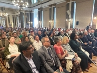 EMOTIVNE SCENE IZ BIRMINGHAMA: Obilježena godišnjica genocida u Srebrenici, izvedba u pijesku o stradanju Bošnjaka nagrađena ovacijama